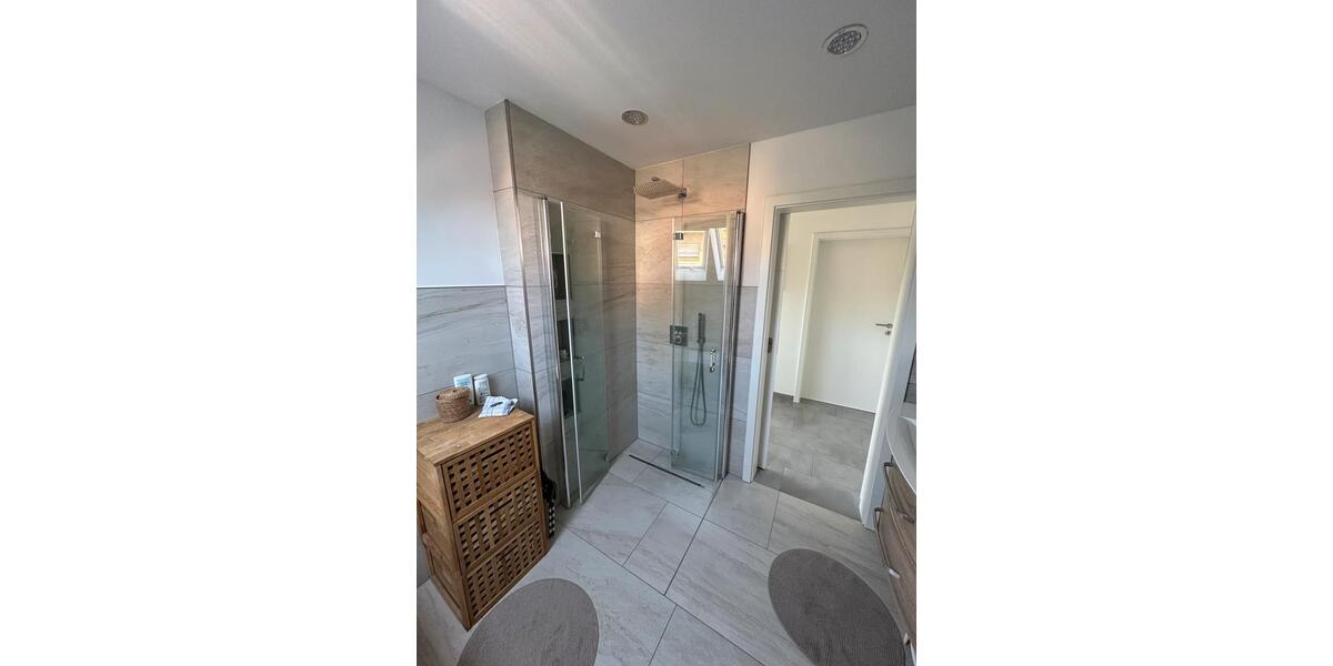 Einfamilienhaus Bergneustadt - 7 Zimmer, 240 m&sup2;, 570.000&euro; | Angebot:26326060