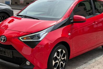 Toyota Aygo (X) 58.000 km 8.600 &euro; Saarbrücken - Burbach 66115