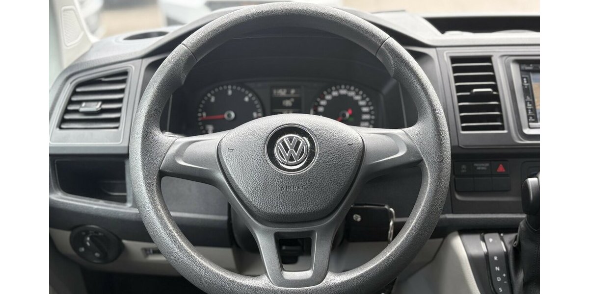 VW T6 Transporter Kasten 9-SITZER/AHK/NAVI/KAMERA 114.224 km 24.900 &euro; Villingen-Schwenningen 78054