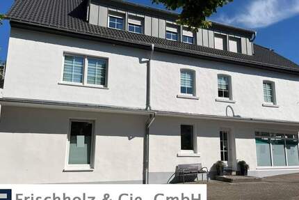 Moderne Büro-, Praxis- oder Einzelhandelsfläche in zentraler Lage von Kierspe-Dorf zu vermieten! 3 zimmer