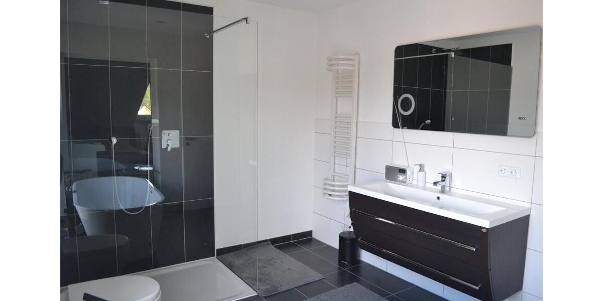 Dachgeschoßwohnung Andernach - 3 Zimmer, 108 m&sup2;, 1.250&euro; | Angebot:26041615