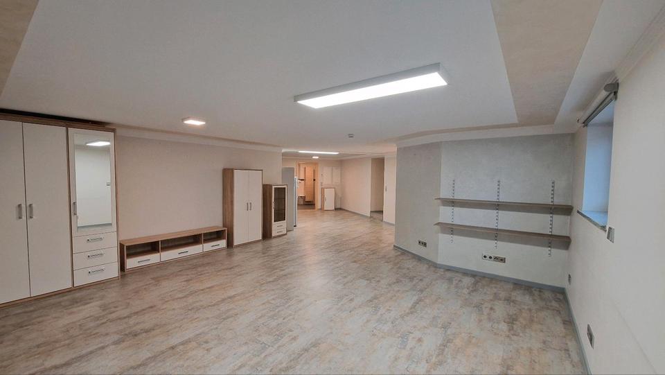 Halb unterkellerte 1-Zi.-Wohnung, ebenerdiger Zugang zimmer