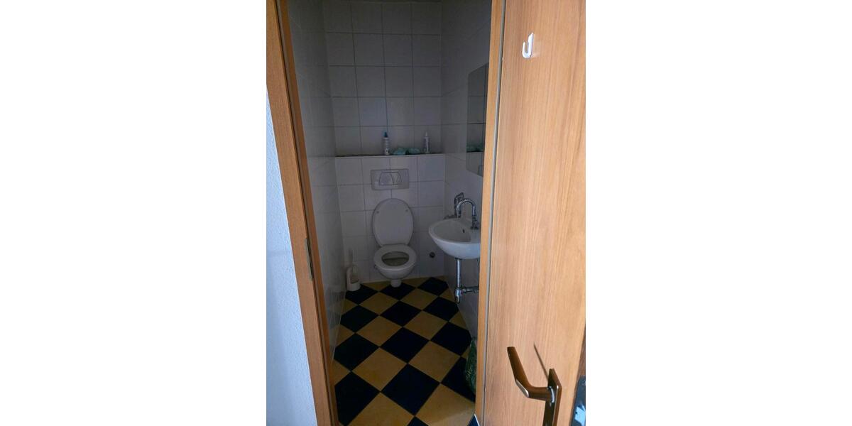 Dachgeschoßwohnung Waghäusel - 2 Zimmer, 90 m&sup2;, 975&euro; | Angebot:26676215