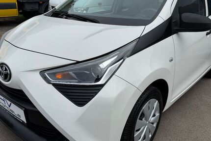 Toyota Aygo (X) 70.000 km 7.950 € Schmallenberg 57392