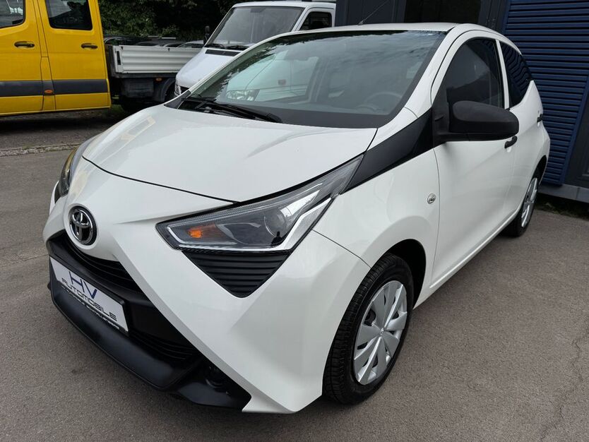Toyota Aygo (X) 70.000 km 7.950 € Schmallenberg 57392