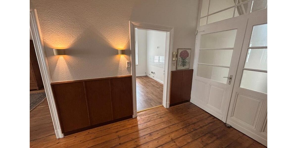 Etagenwohnung Beckum - 5 Zimmer, 140 m&sup2;, 1.000&euro; | Angebot:26597119