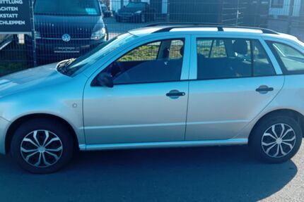 Skoda Fabia 98.000 km 3.950 &euro; Lage 32791