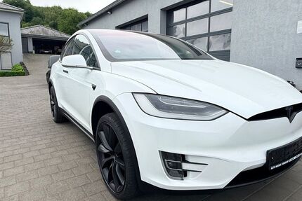 Tesla Model X 91.000 km 37.950 &euro; Tünsdorf 66693