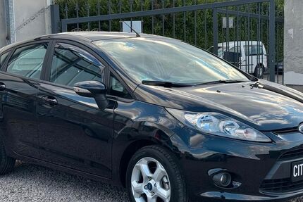 Ford Fiesta 81.000 km 4.999 &euro; Düren-Merken 52353