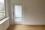 *City-Wohnung im Grünen* renovierte 3 Zimmer mit Balkon, guter Schnitt, Tageslichtbad mit Wanne