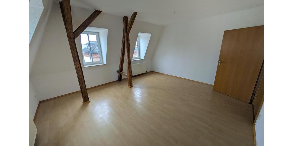 Dachgeschoßwohnung Zwickau - 2 Zimmer, 62 m&sup2;, 330&euro; | Angebot:26008188