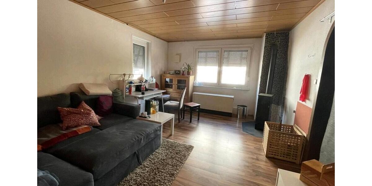 Einfamilienhaus Hofgeismar - 7 Zimmer, 216 m&sup2;, 119.000&euro; | Angebot:27108640