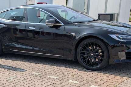 Tesla Model S 71.200 km 38.800 &euro; Hamburg 21109