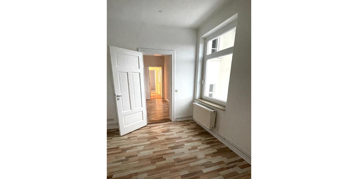 2-geschossige Wohnung mit Balkon im Östlichen Ringgebiet 5 zimmer