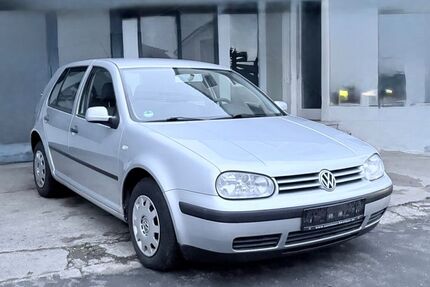 VW Golf 196.000 km 2.099 &euro; Breitengüssbach 96149