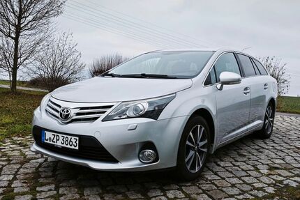 Toyota Avensis 141.900 km 11.900 &euro; Leipzig 04205