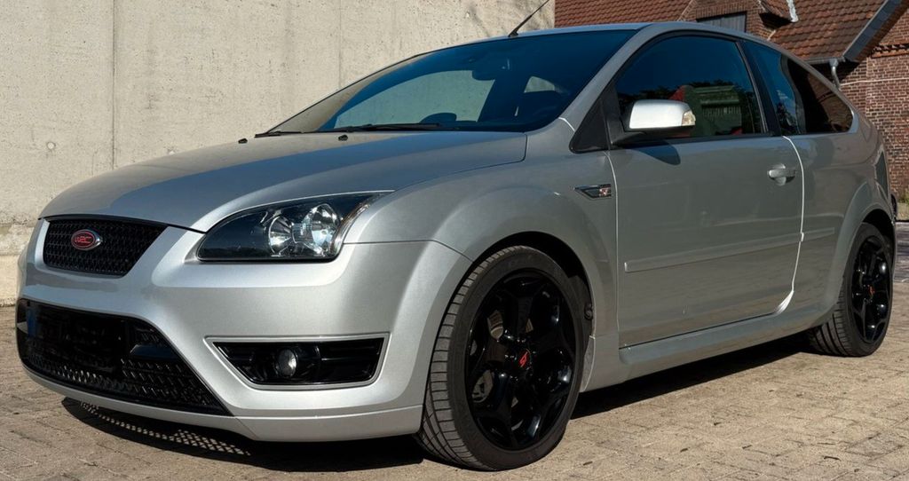 Ford Focus 243.000 km 6.800 &euro; Porta Westfalica 32457