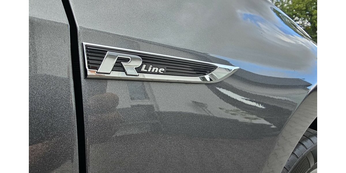 VW Golf 1.5 TSI R-Line NAVI ACC LED ALCANTARA 102.800 km 17.990 &euro; Löhne 32584