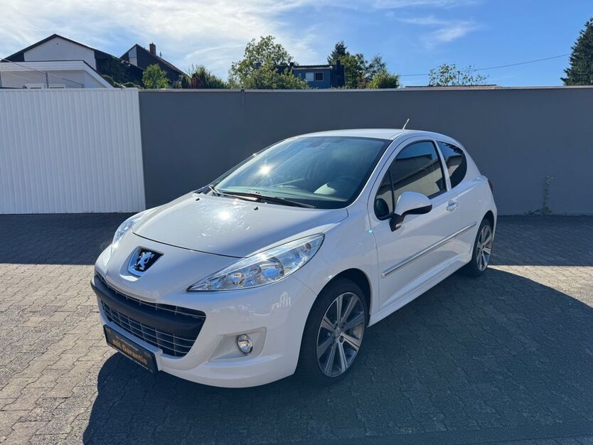 Peugeot 207 141.639 km 5.999 € Riegelsberg 66292