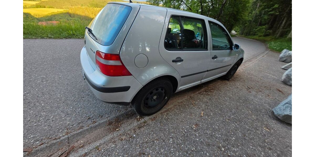 VW Golf 274.000 km 1.800 &euro; Waldkirch 79183