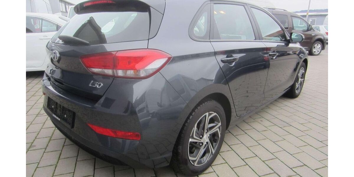 Hyundai i30 62.000 km 14.990 &euro; Erbach/ODW 64711