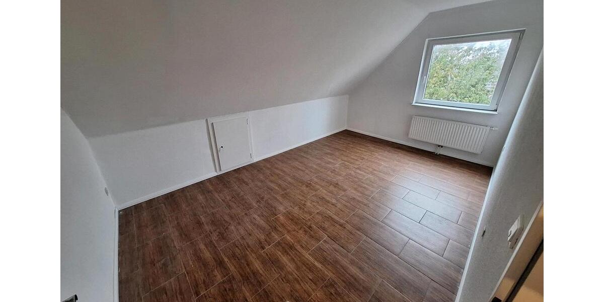 Dachgeschoßwohnung Langenhorn - 3 Zimmer, 60 m&sup2;, 650&euro; | Angebot:25382752