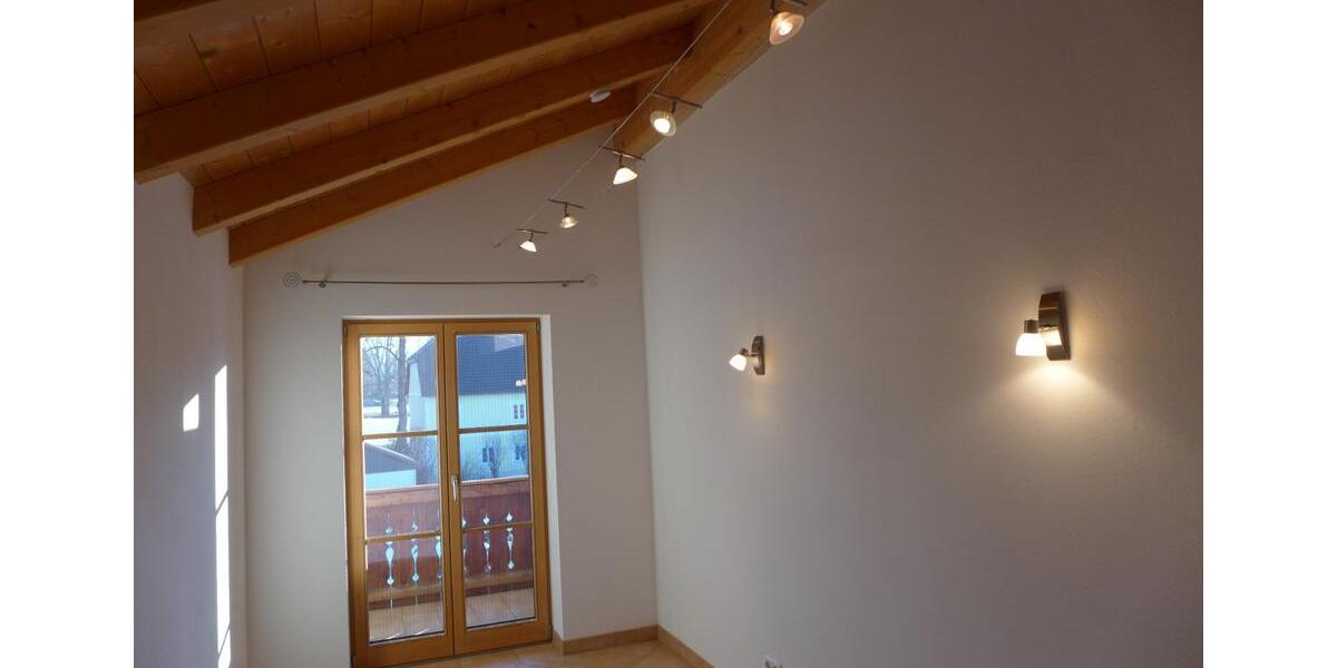 Dachgeschoßwohnung Benediktbeuern - 2.5 Zimmer, 71 m&sup2;, 980&euro; | Angebot:26293170