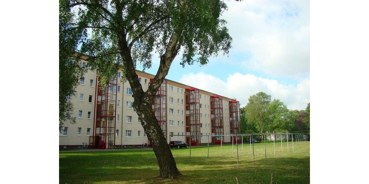 Große 2raum Wohnung mit Wanne, Dusche und großer Küche 2 zimmer