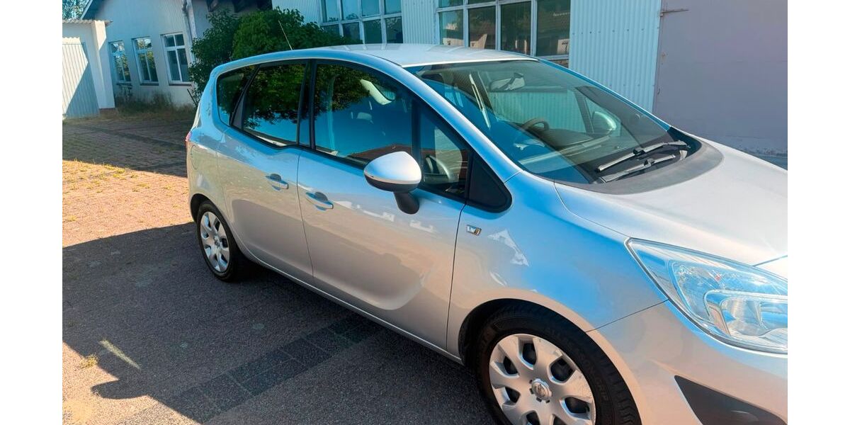 Opel Meriva 215.000 km 2.499 &euro; Stade 21683