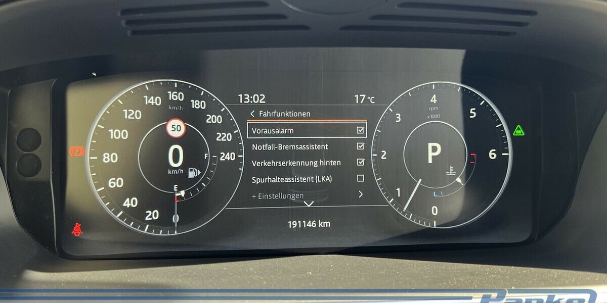 Land Rover Range Rover Vogue 4.4*Pano*LuftF*AHK*SoftC*ACC* 191.145 km 27.990 &euro; Berlin 13187