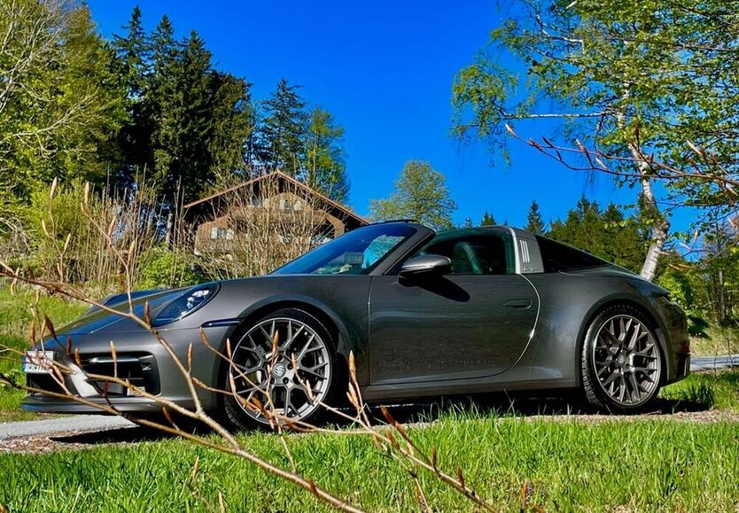 992