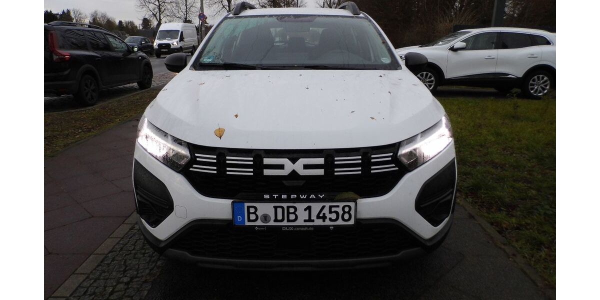 Dacia Sandero 14.000 km 14.490 &euro; Berlin 13125