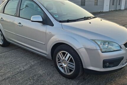Ford Focus 105.122 km 2.799 &euro; Halle 06116