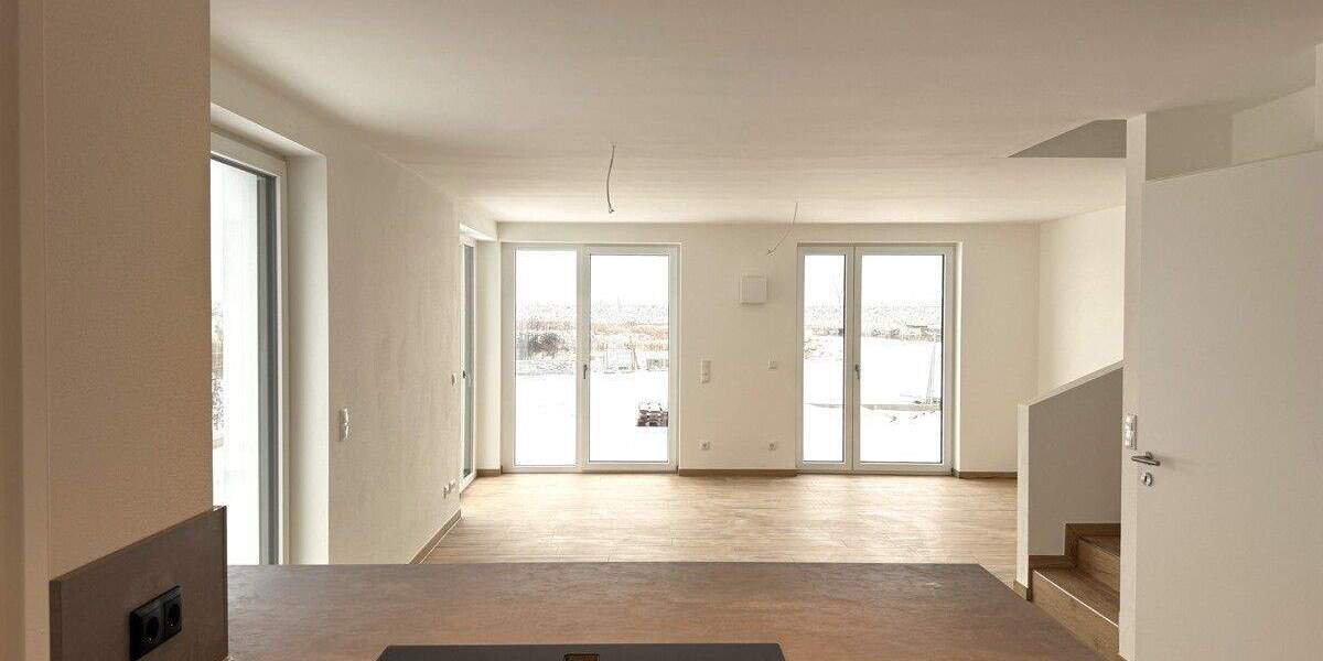 Einfamilienhaus Köfering - 4 Zimmer, 150 m&sup2;, 2.100&euro; | Angebot:25702670
