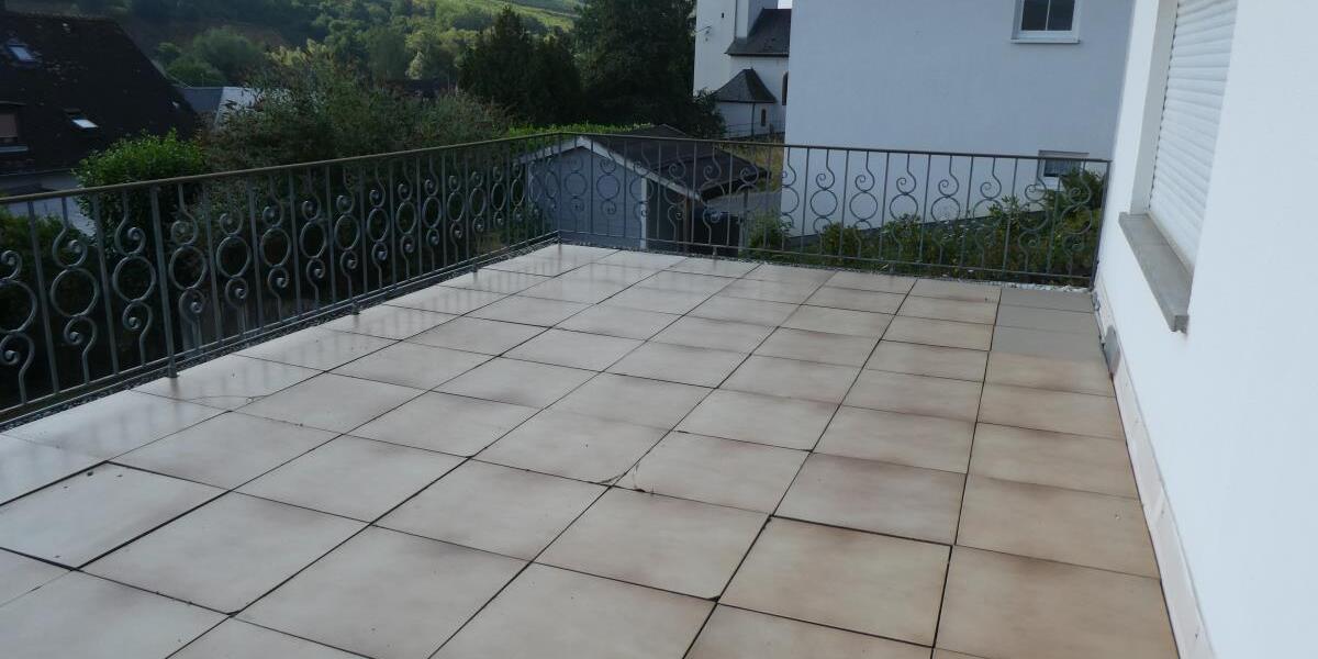 Achtung junge Familie - Freistehendes Wohnhaus mit 2 Garagen und großen Terrassen in Fell - Einfamilienhaus Fell | Angebot:27076370