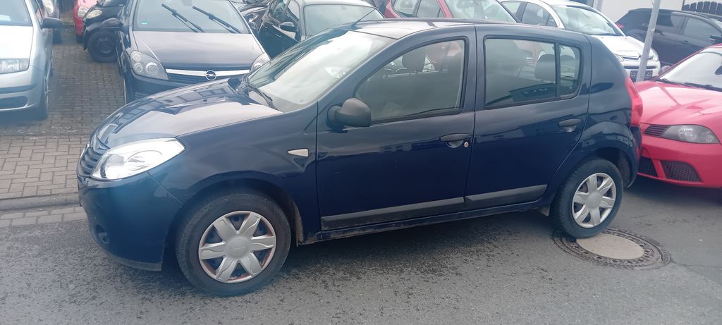 Dacia Sandero 98.000 km 3.950 &euro; Lage 32791