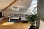 Großzügige Dachgeschoßwohnung