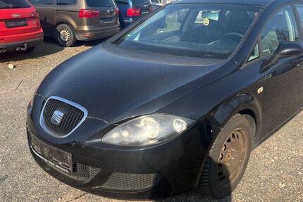 Seat Leon 194.375 km 2.490 &euro; Elsterwerda 04910