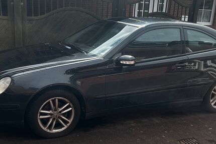 Mercedes-Benz 200 249.000 km 2.850 &euro; Bredenbek 24796