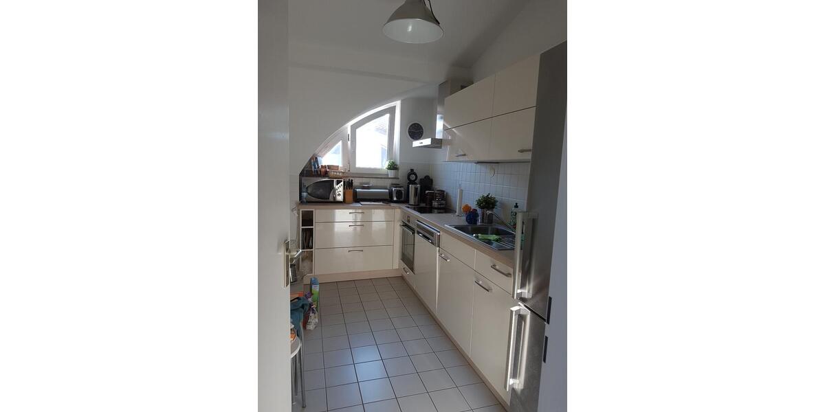 Wunderschöne, helle Dachgeschosswohnung im Grünen PROVISIONSFREI 2 zimmer