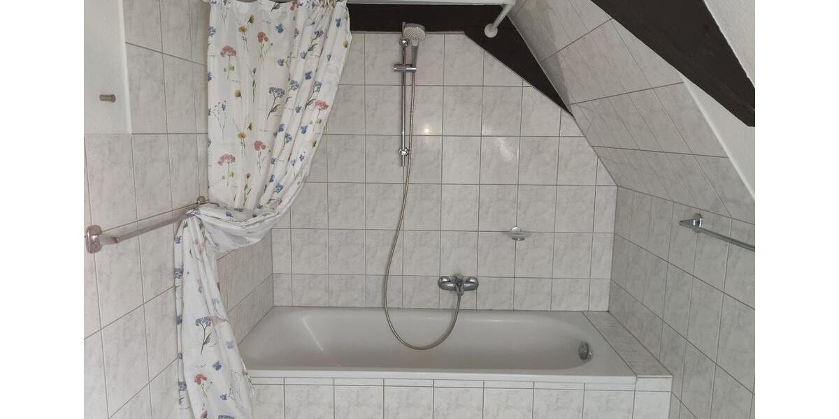 Dachgeschoßwohnung Husum - 3 Zimmer, 95 m&sup2;, 780&euro; | Angebot:26415327
