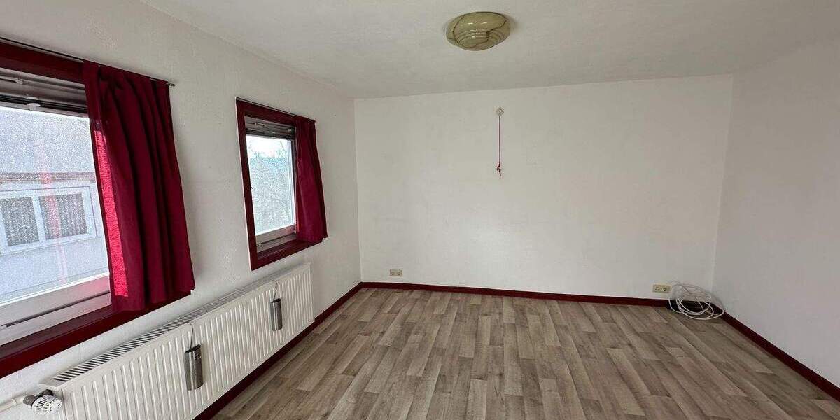 Einfamilienhaus Fritzlar - 6 Zimmer, 145 m&sup2;, 150.000&euro; | Angebot:25385502