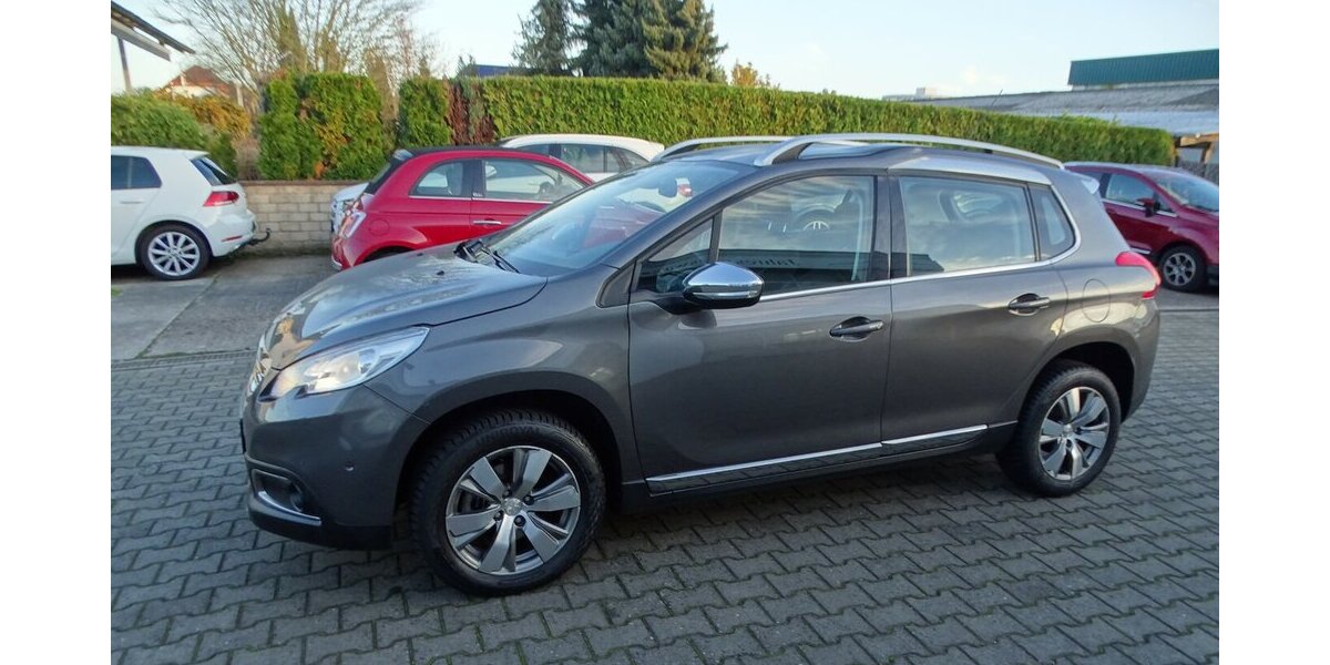 Peugeot 2008 Allure Automatik, Navigation, Parksensoren, 32.718 km 10.990 &euro; Rodgau 63110