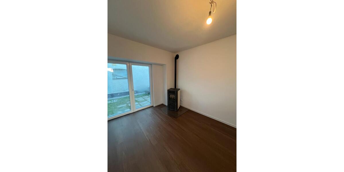 Erdgeschoßwohnung Hengersberg - 2.5 Zimmer, 58 m&sup2;, 600&euro; | Angebot:26163077