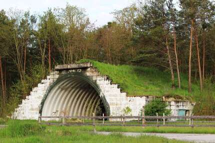 Halle in Neuhardenberg 220.000 € zimmer