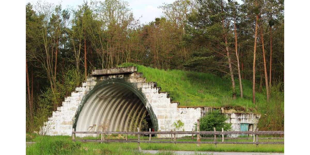 Halle in Neuhardenberg 220.000 € zimmer