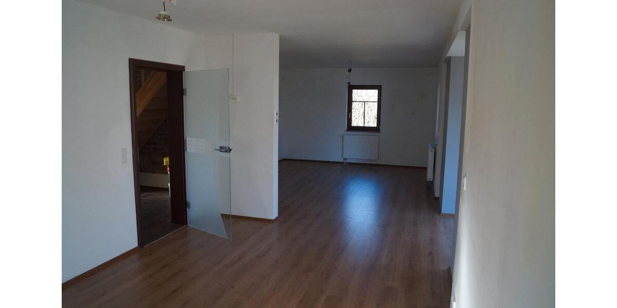 Einfamilienhaus Hainichen - 5 Zimmer, 140 m&sup2;, 1.200&euro; | Angebot:26516055