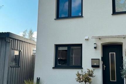 Haus Itzehoe - 6 Zimmer, 125 m&sup2;, 1.390&euro; | Angebot:26103806