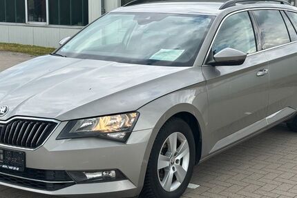 Skoda Superb 157.000 km 13.100 &euro; Husum 25813