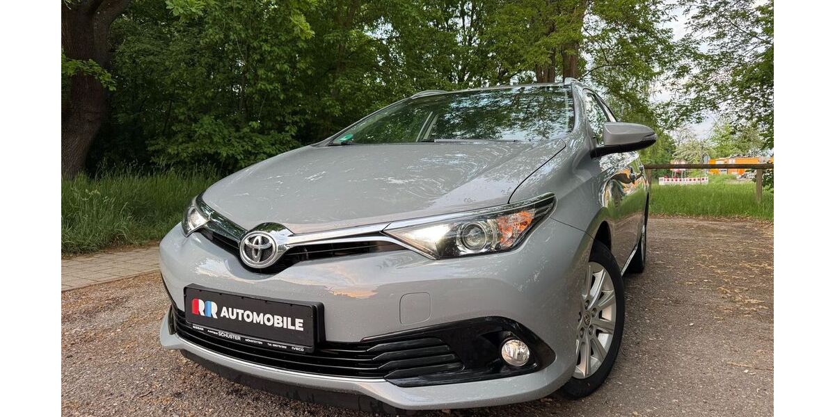 Toyota Auris 117.000 km 12.490 &euro; Großmehring 85098